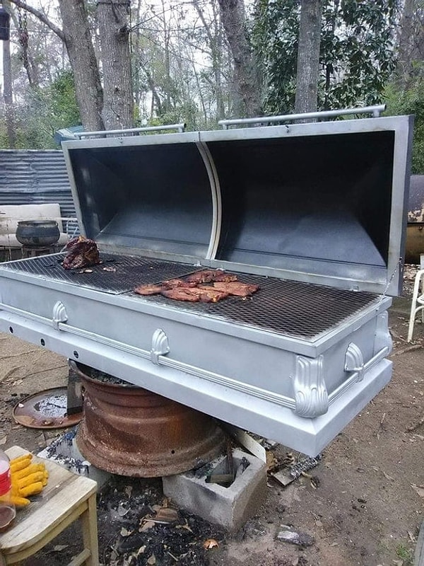 1. Боимся уточнить, чье мясо готовится на этом гриле