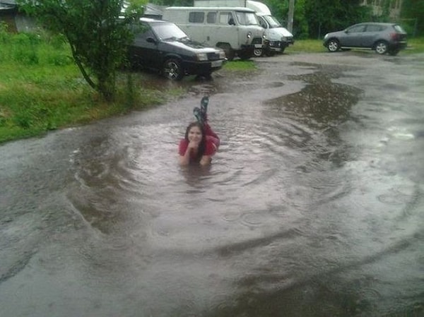 11. "Сфоткай меня как будто бы я на море!"