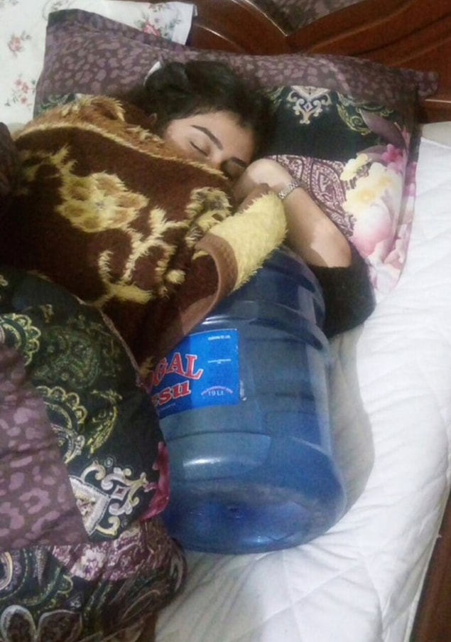 8. "Kıbrıs'ta okuyoruz, su istemiştik, 2 gün sonra gelince durum böyle 😂"