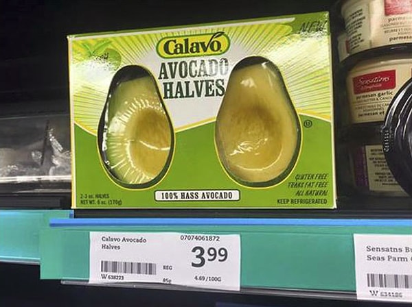 7. Очищенный авокадо в пластиковой упаковке