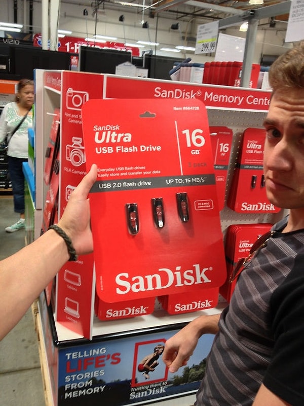 8. "Небольшая" упаковка для "большой" флешки