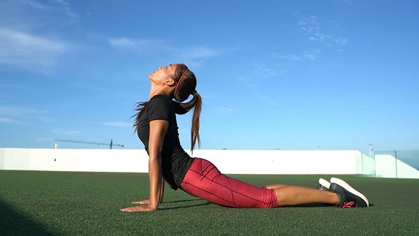 3. Поза кобры