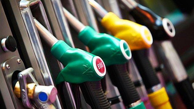📈 Böylece İstanbul'da litresi 5,94 lira olan benzin 6 lirayı aşmış oldu.