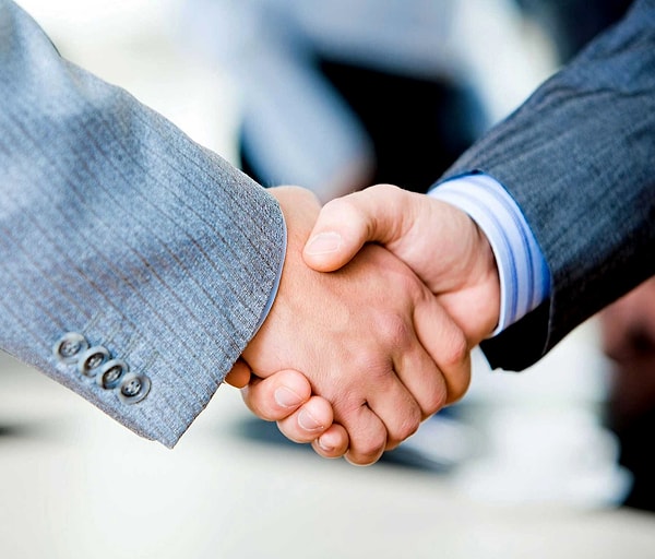 4. Теплое рукопожатие