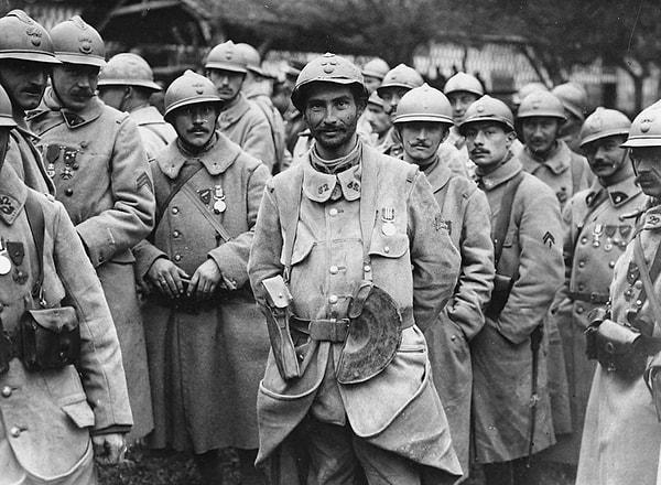 6. Birinci Dünya Savaşı esnasında frengi taşıyan Fransız fahişelerin ücreti taşımayanlardan daha yüksekti. Çünkü frengi kapan askerler cepheden alınıyordu.