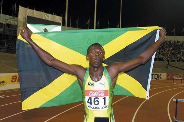 12. 2002 yılında Dünya Çocuklar Şampiyonasında koşmaya hazırlanan 15 yaşındaki Usain Bolt öyle heyecanlanmış ki, ayakkabılarını ters giymiş.