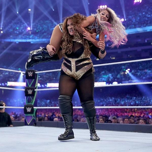 Alexa Bliss vs. Nia Jax - RAW Women's Championship