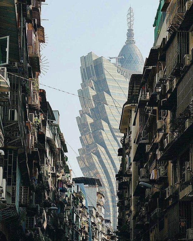 16. Makao'daki mimarinin zıtlığı.