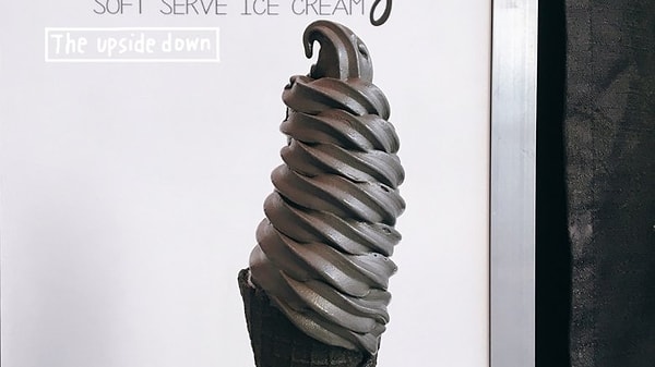 2. Черное мороженое ⛔️