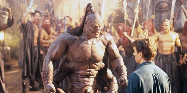 31. Mortal Kombat'ın Goro'sunun eğlenceli bir sahnesi var.