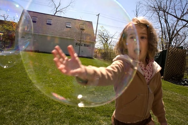 9. Как и лопать мыльные пузыри!