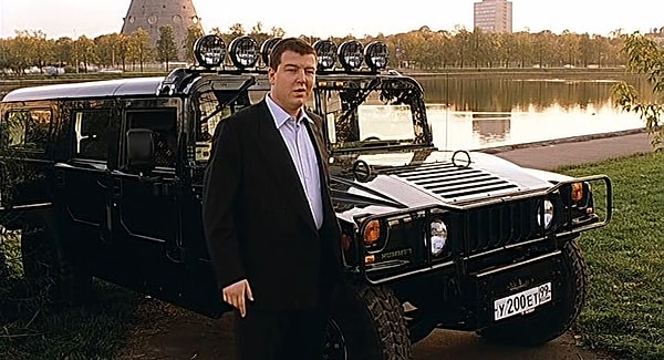 2. Стихотворение какого поэта читал "новый русский" в самом начале фильма "Брат 2"?