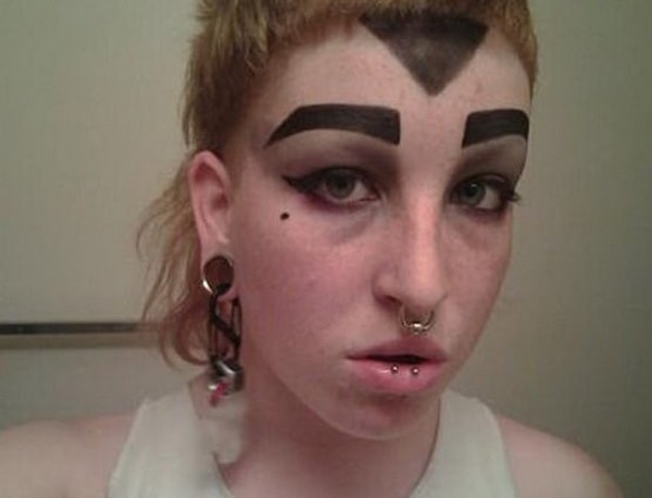 9. Вот что значит брови на пол-лица.