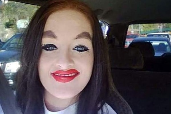 12. Красота - страшная сила. Водители могут не справиться с управлением при виде такой обаяшки.