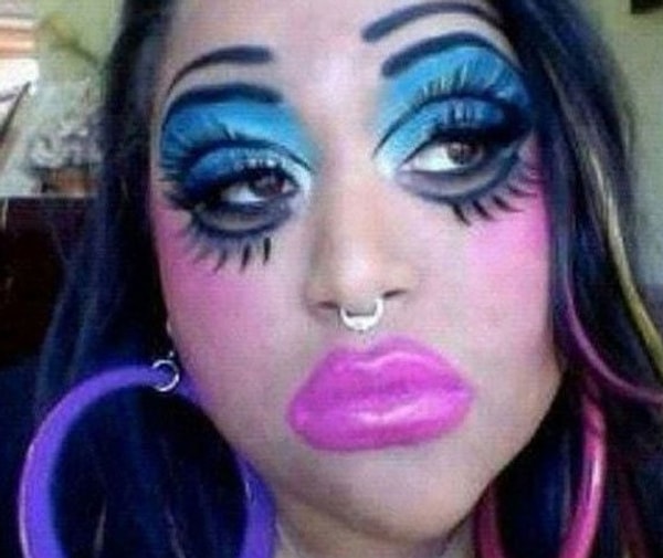 15. Может, подарить ей детскую раскраску? Пусть на бумаге тренируется, а не на лице.