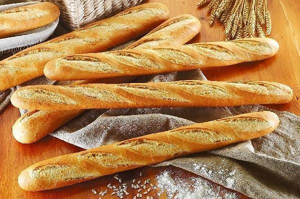 12. Fransızlar ekmeğin şişmanlattığına inanmaz, hatta bunu hakaret olarak sayarlar.