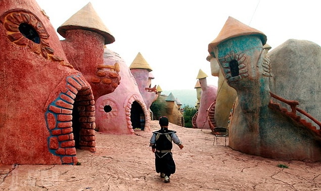1. Minik İnsanların Krallığı, Çin