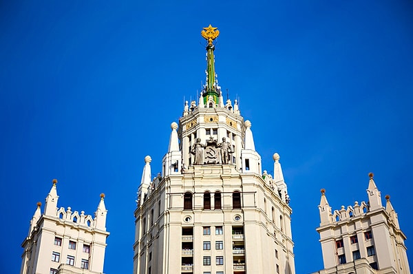 6. Жилой дом на Котельнической набережной