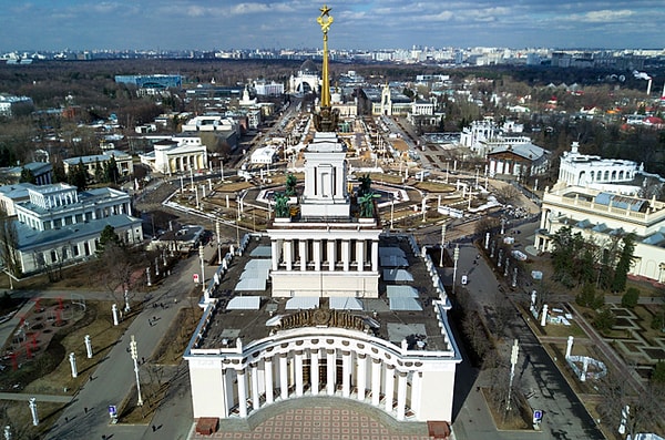 8. Главный павильон ВДНХ