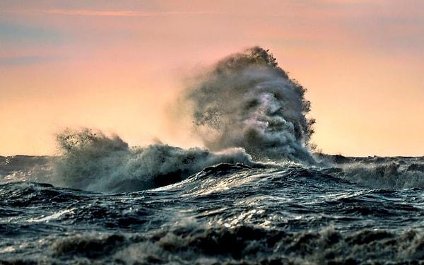 9. Poseidon macerası: Dalgaların arasından çıkan bir tanrı