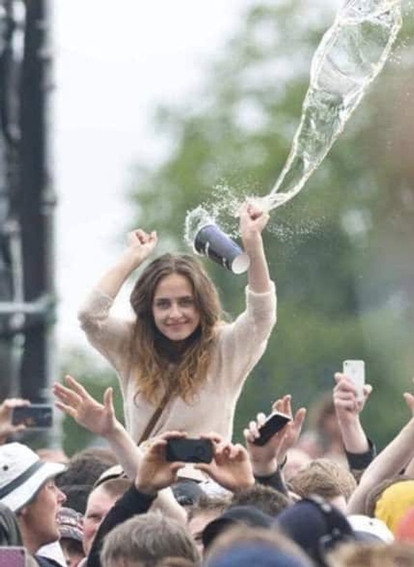 10. Festival eğlencesinin sırılsıklam olmasına saniyeler kala...