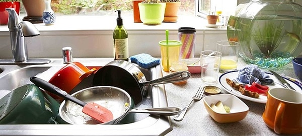 1. Нельзя разрешать гостям мыть посуду