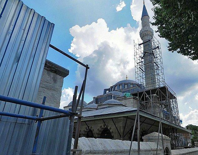 2011 | Mimar Sinan’ın 1580’de yaptığı Kılıç Ali Paşa Camii’nin restorasyonu sırasında çatısında yangın çıktı. Yangın yapıya zarar vermeden söndürüldü.