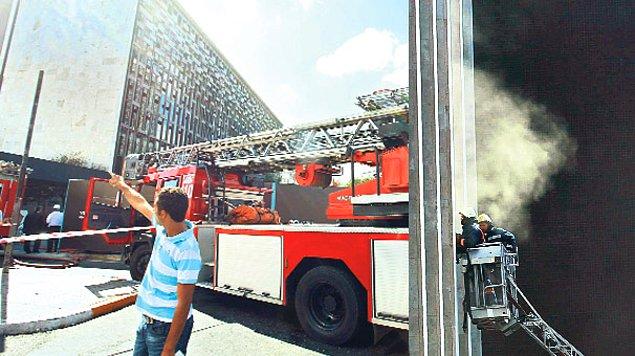 2012 | Halen yıkımı süren Atatürk Kültür Merkezi’nde (AKM) tadilat çalışmaları sırasında yangın çıktı. Havalandırma boşluğunda çıkan yangın, itfaiyece söndürülmüştü.