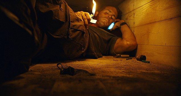 15. Buried - Toprak Altında (2010) | IMDb: 7,0