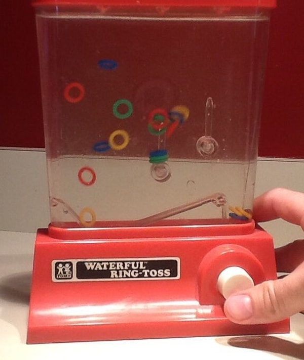 1. Tomy Waterfall ring-toss 1976 и "Жонглер" 1986