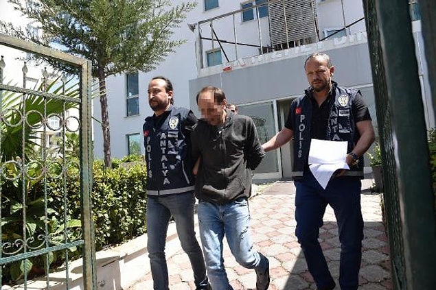 Ali S.'nin, gişe memurunun kendisini ciddiye almaması üzerine bankadan ayrılırken "Kusura bakmayın, rahatsız ettim" diyerek güvenlik görevlisinden özür dilediği ve banka soyma girişiminde bulunduğunu söylediği eşinden "De get lan” karşılığını aldığı iddia edildi.