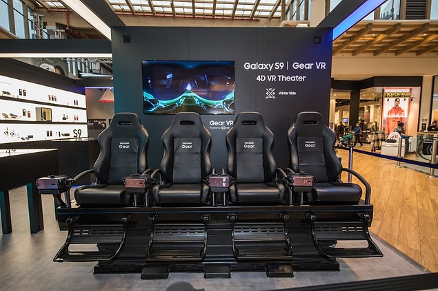 Merakla beklenen alanlardan biri de 4D VR Theater bölümü.