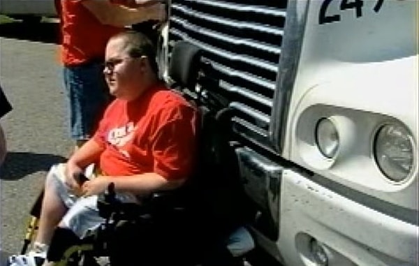 5. Подумайте о том, как страшно переходить улицу и быть сбитым грузовиком.