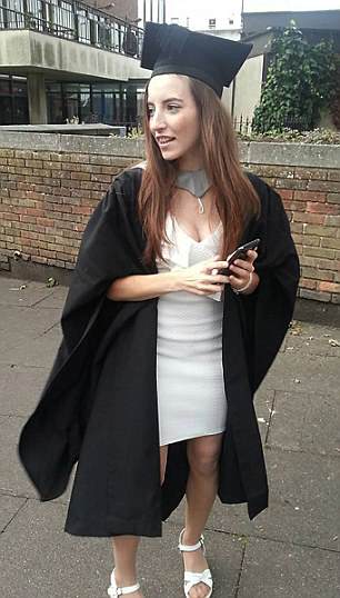 Эту девушку зовут Petite Jordan Worth. Её молодому человеку досталось по полной программе: в ход шли ножи, кипяток и многое-многое другое.