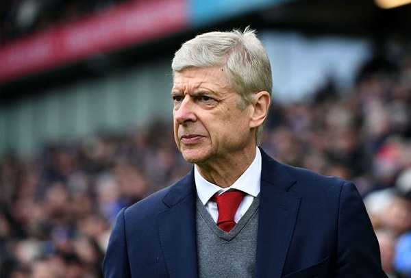 Arsenal'de 22 yılı geride bırakan Fransız teknik adam Arsene Wenger, son yıllarda eleştirilerin odağında yer alsa da başkent temsilcisini taşıdığı seviye, kupa zaferleri ve oyun felsefesiyle ada futbolunda derin izler bırakmayı başardı.