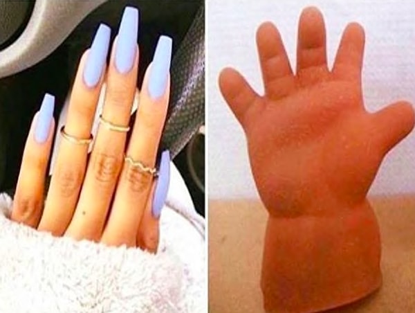 1. Девушки считают, что именно так их руки выглядят с маникюром и без 😁