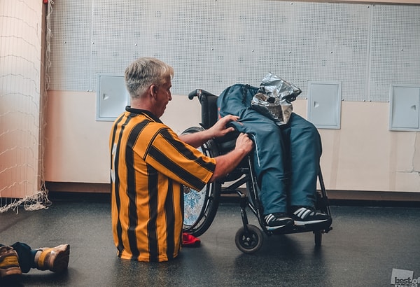 10. "За минуту до матча"