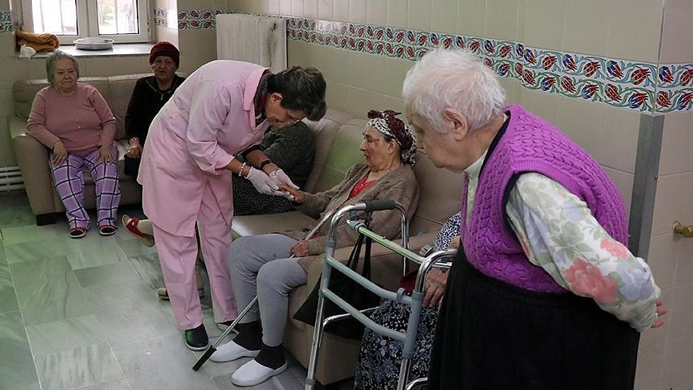İyi ki Varsın! 'Kanatsız Melek' Şengül Kazan 40 Yıldır Düşkünlerin Tırnaklarını Kesiyor, Ayaklarını Yıkıyor