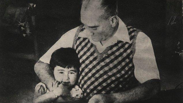 Son yıllarını da çok sevdiği bir çocukla geçirdi. Ülkü, Atatürk’ün çocuk sevgisinin bir simgesi oldu.