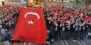 Tüyler Diken Diken! Hep Bir Ağızdan 'Atatürk Çocukları' Marşını Söyleyen Öğrenciler