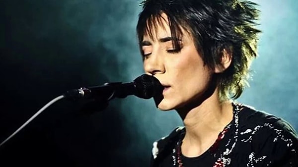 8. С какими цветами здоровается Земфира?