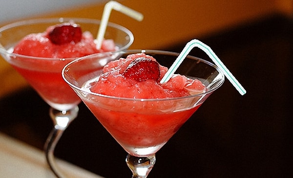 2. Как называется напиток, который используется для изготовления Дайкири?