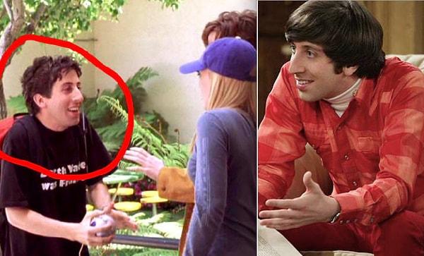 11. The Big Bang Theory'den tanıdığımız Simon Helberg, Bir Külkedisi Masalı'nda inek bir öğrenciyi canlandırdı.