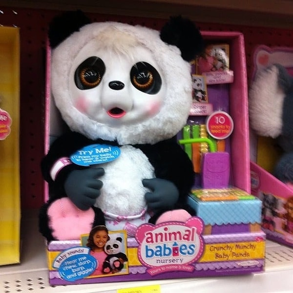 18. Почему эта панда похожа на человека, нарядившегося пандой? 🐼