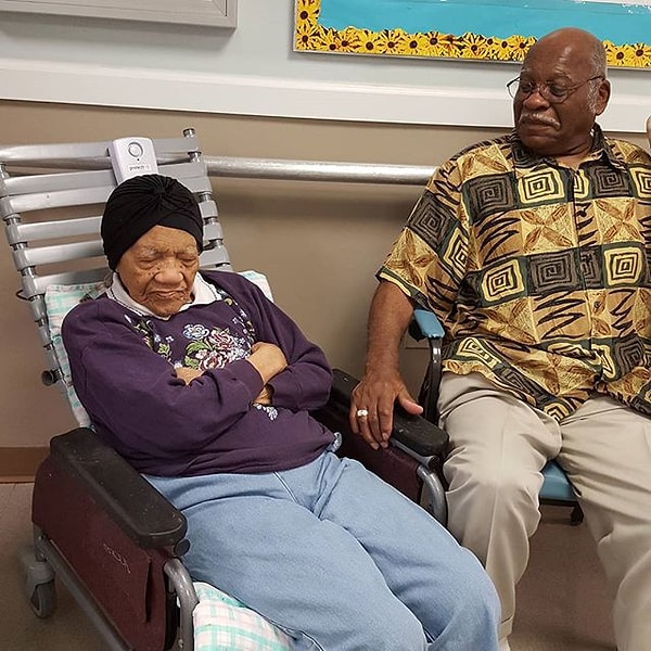 6. Делфин Гибсон – 114 лет