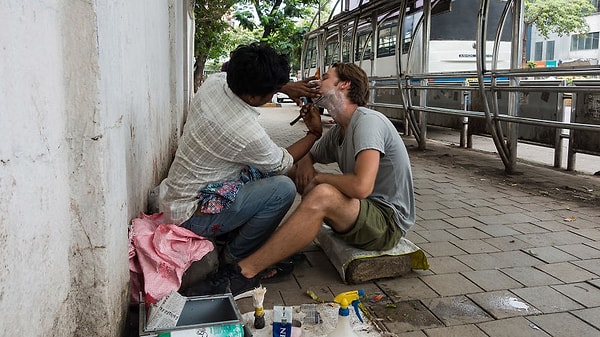 Неважно, откуда мы. Мы все равны. Некоторые из нас рождаются с золотыми ложками во рту, другие - нет. Но это не определяет нас.