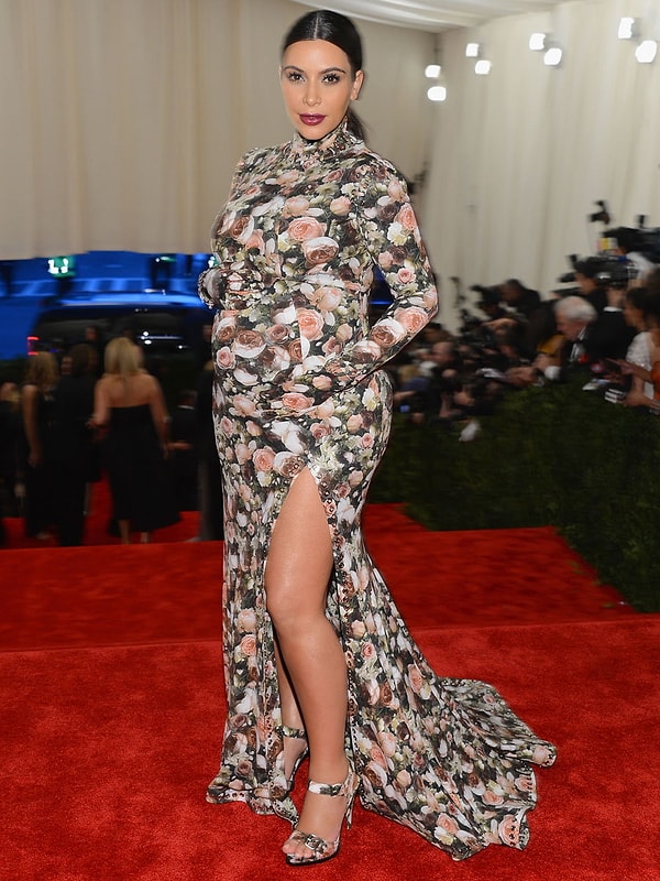 8. Ким Кардашян в Givenchy, 2013 год.