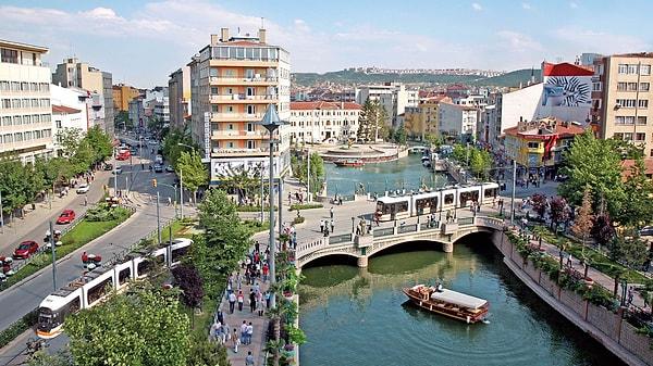 BONUS: Bu şehri gezerken içiniz çok rahat olsun. Çünkü Eskişehir 2016 yılında Dünya'nın en güvenli 10 şehrinden biri seçildi.