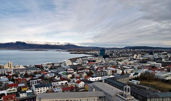 8. İzlanda