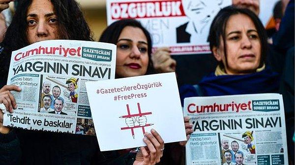 Heyet, Cumhuriyet Kitap Genel Yayın Yönetmeni Turhan Günay, muhasebe müdürleri Bülent Yener ve Günseli Özaltay hakkında beraat kararı vedi.